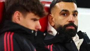 عملاق السعودية يجهز عرضًا ماليًا ضخمًا لضم محمد صلاح إلى صفوفه